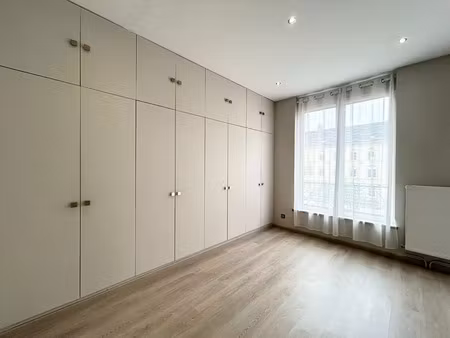 location appartement 3 pièces 84m2 charleville-mézières 08000 - 845 € - surface privée