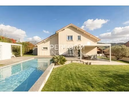 haute jarrie-maison de standing avec piscine