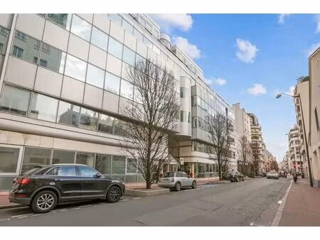 location bureaux 321 m² à 706 m²