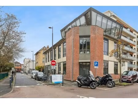 location bureaux 145 m² à 170 m²