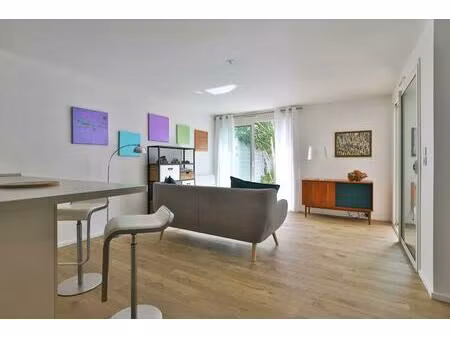 t2 bis avec terrasse et jardin privatif à saint-charles