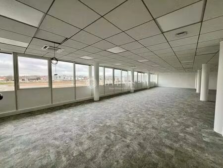location bureaux 290 m² à 625 m²