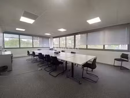 location bureaux 211m²