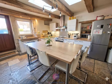 à vendre maison de caractère rénovée avec piscine et dépen