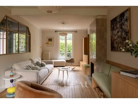 maison de luxe à louer dans le quartier petit garches