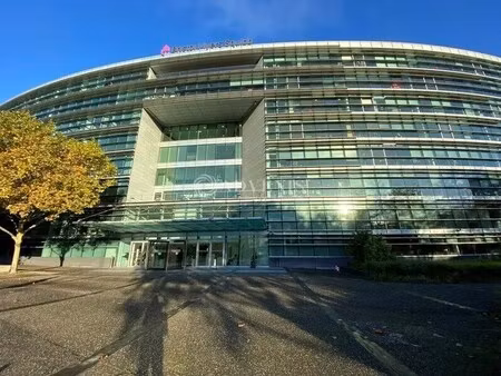 location bureaux 819 m² à 5 635 m²