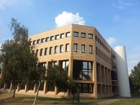 location bureaux 450 m² à 3 902 m²