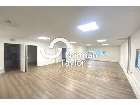 location bureaux 114 m²