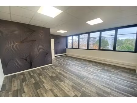 location bureaux 34 m² à 183 m²