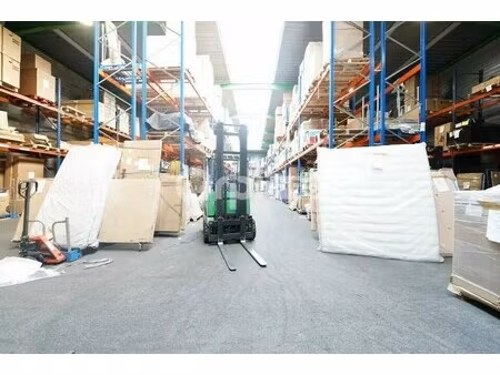 location local d’activités genas 69740 1092m²