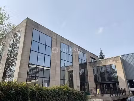 location bureaux 188m²