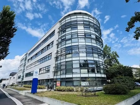 location bureaux 540 m² à 700 m²