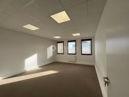 location bureaux 21 m² à 190 m²