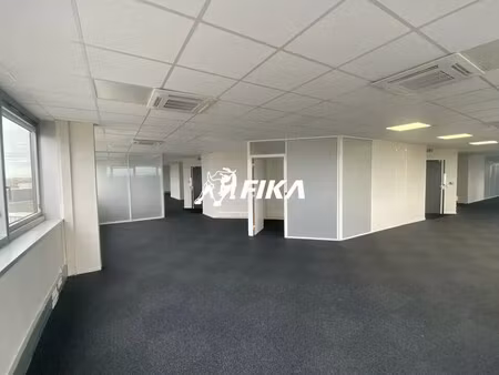 location bureaux 232 m² à 464 m²
