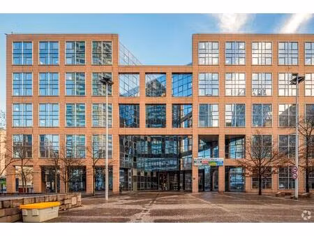 location bureaux 653 m² à 10 514 m²