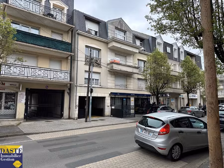 studio au 1er étage