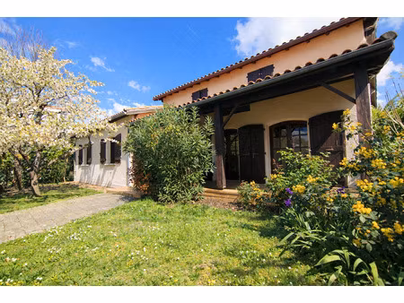 maison 10 pièces - 200 m²