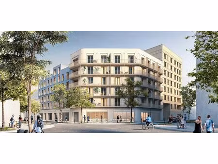 location commerce 124 m²