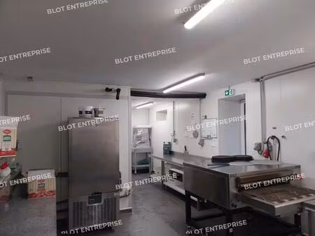 location commerce quimper 29000 100m²