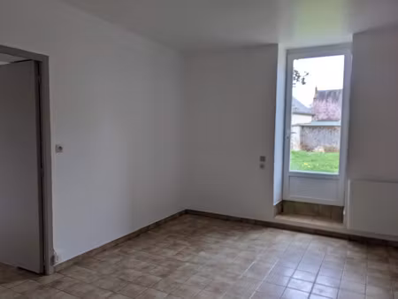 location appartement 2 pièces à bessé-sur-braye (72310) : à louer 2 pièces / 49m² bessé-su