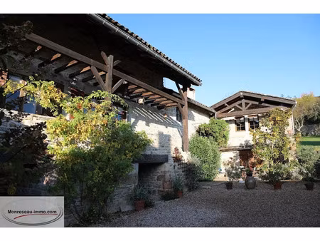 vente propriété 9 pièces 250 m² à la roche-vineuse (71960)  449 000 €