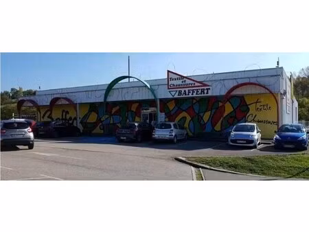 vente commerce 1 530 m²