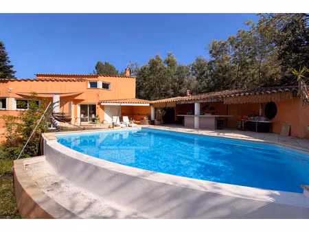 vente maison 4 pièces 134 m² pierrefeu-du-var (83390)