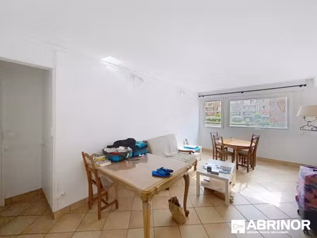 location appartement 4 pièces 75 m² à lille (59000)