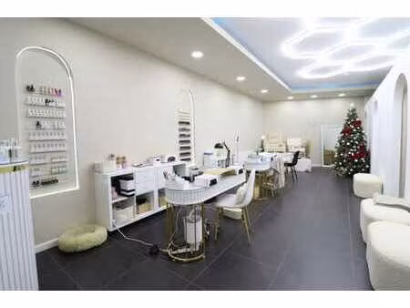 bruxelles - commerce complètement rénové