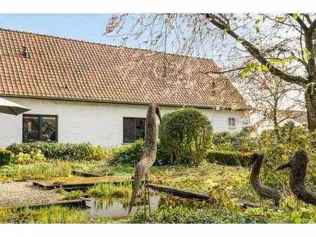 maison de caractère avec jardin  étang et intimité