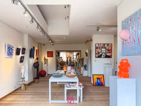 maison commerciale ultra-raffinée avec beau jardin dans u...