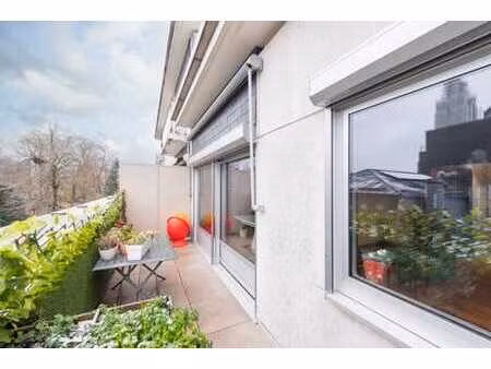 appartement 2 chambres avec terrasse – centre d’arlon (gare)