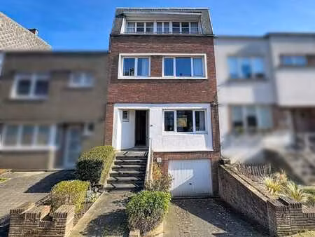 wemmel : maison 6 chambres avec beau jardin bien orienté