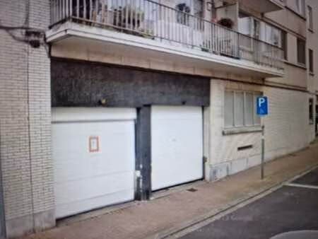 garage securise porte electrique camera double