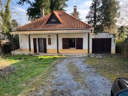 maison 4 facades avec jardin  verger et garage - a renover