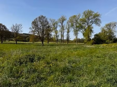 terrain à bâtir bien situé au calme avec des vues dégagées