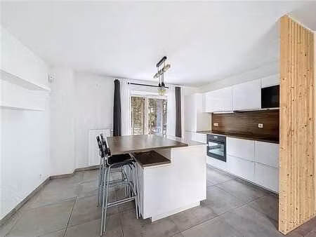 appartement de rez-de-chaussée avec terrasse