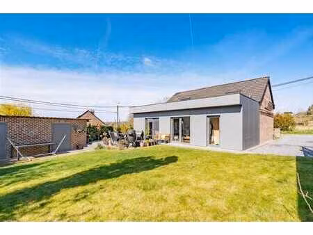 charmante maison 4ch idéalement située !