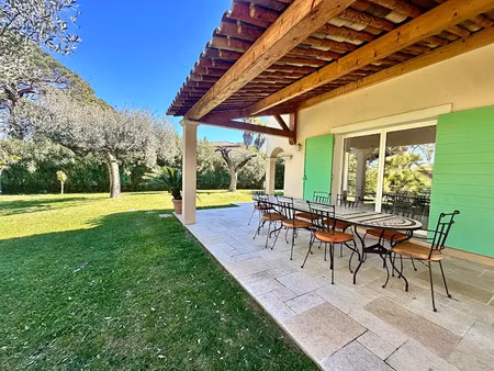 vente maison 8 pièces 235.75 m² à saint-tropez (83990)  4 450 000 €