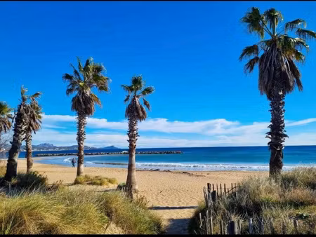 un art de vivre contemporain face à un espace boisé classé