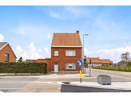 ruime vrijstaande gezinswoning met tuin en garage