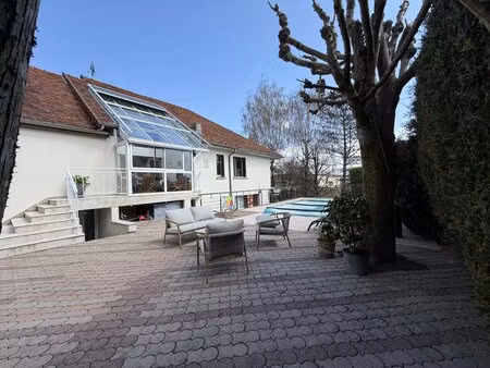 chemaudin – proche hôpital – belle maison de caractère de 250 m² avec piscine