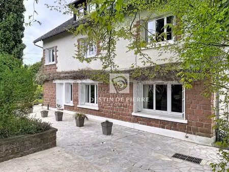 maison entièrement rénovée avec piscine