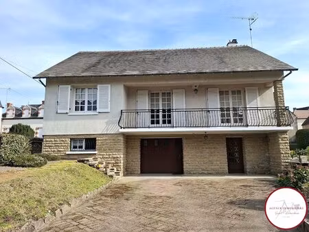 maison le chatelet   rue tres calme a 2 pas des commerces.