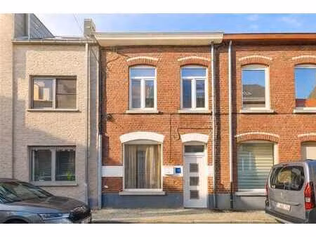 maison de ville étonnamment spacieuse au cœur de ninove