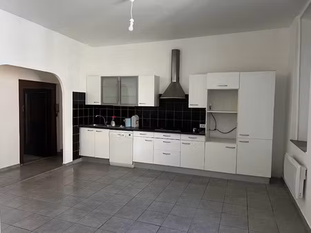 vente appartement 4 pièces 98 m² à saint-gilles (30800)  149 000 €