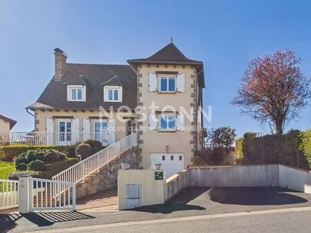 a vendre à aurillac  quartier prisé des alouettes  sur terrain sans vis à vis  maison...