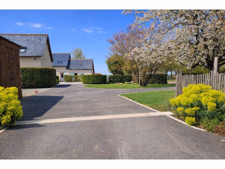 propriété avec 2 gites et piscine