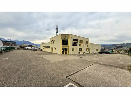 vente commerce 911 m² saint-alban-leysse (73230)