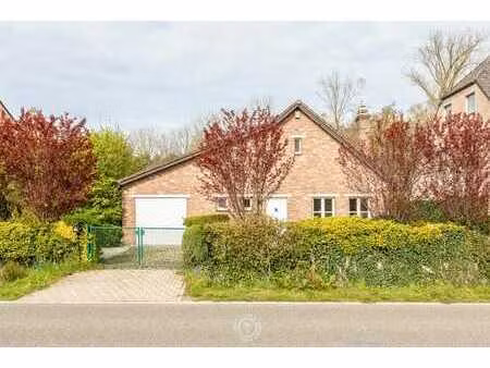 gelijkvloers wonen in het groen nabij puivelde